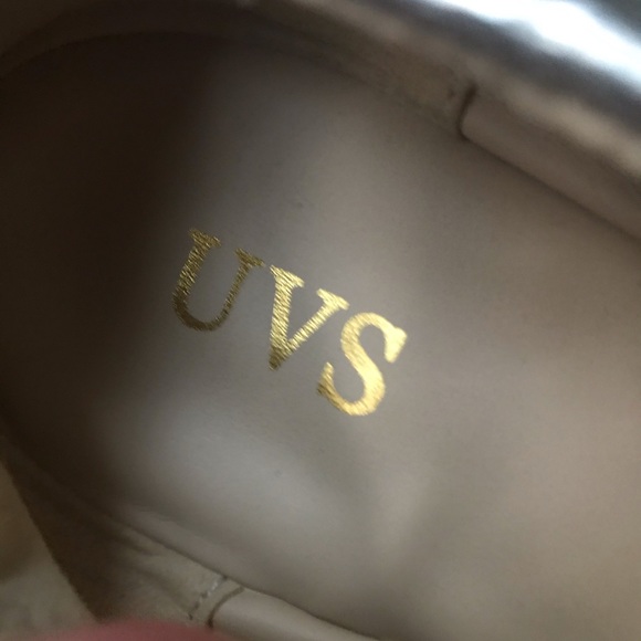 UVS Cute silver flats 10 M - Picture 8 of 8